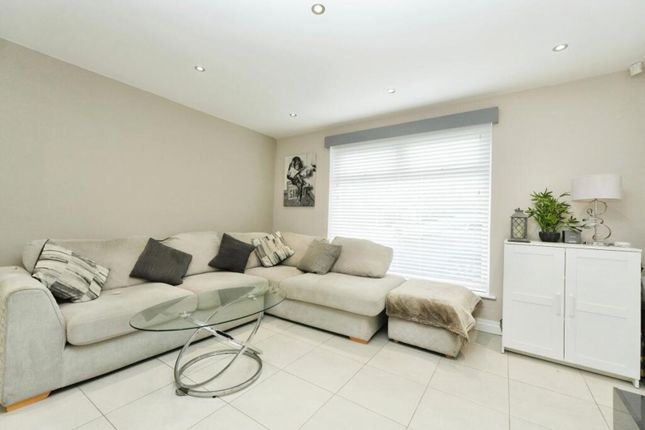 16, Aspes Road, Liverpool photo 2
