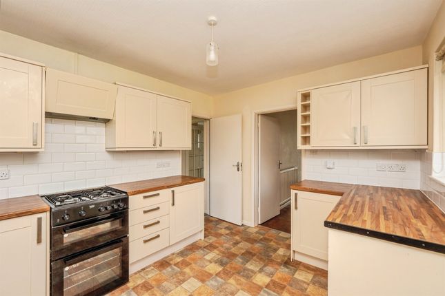 14, Shrubbery Lane, Weymouth photo 3