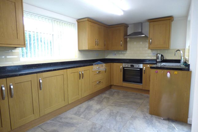 74, Marlas Road, Pyle photo 2