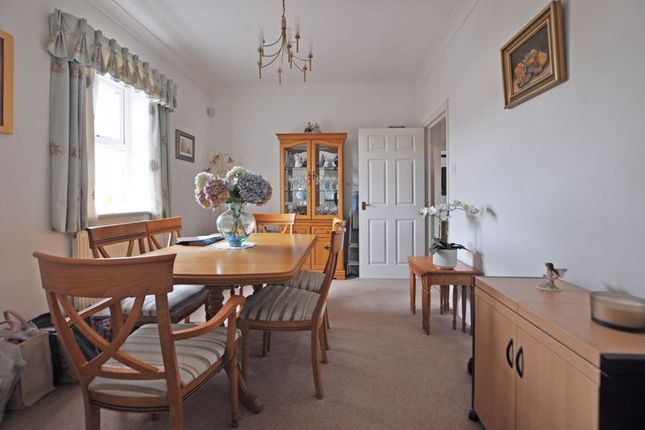 Flat for sale in Superb Apartment, Kings Hill, Newport