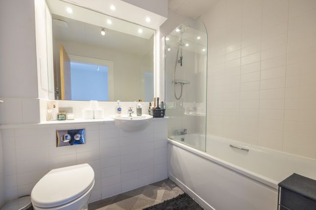 Town house for sale in Harvesters Way, Edinburgh