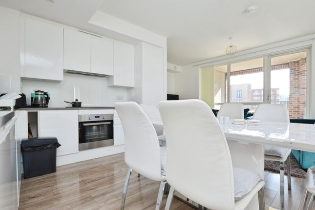 31, 17, Charles Darwin House, Minnie Baldock Street, London photo 4