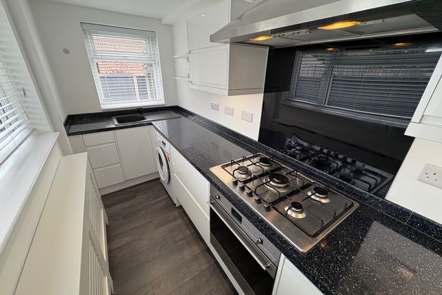 70, Nottingham photo 5