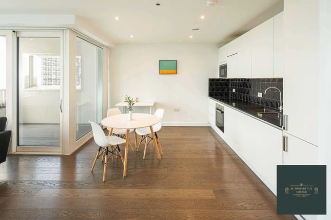 1-bed flat on London, £580,000