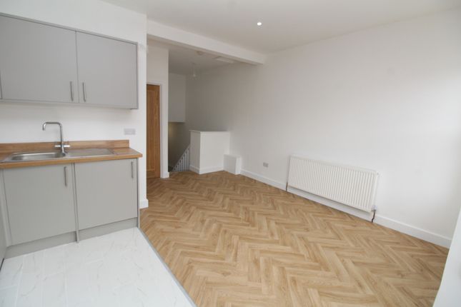 44 B, Swallowfield Road, Charlton photo 4
