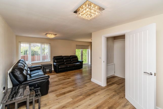 9, Birch Avenue, Burntwood photo 2