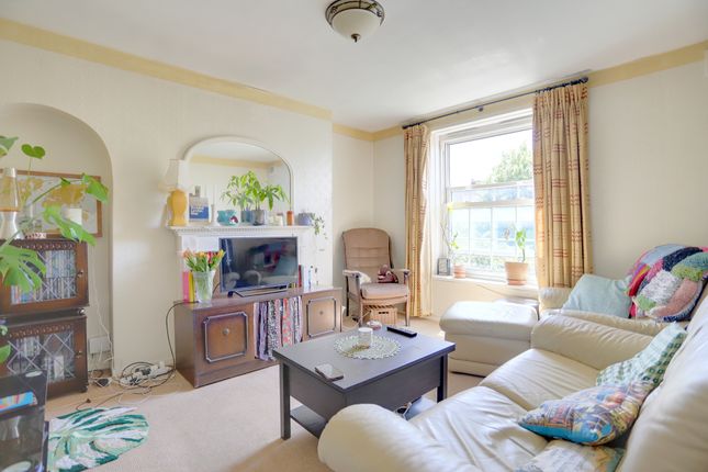 70 Alden House, Duncan Road, London photo 2