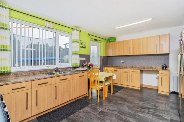 18, Morgan Avenue, Torquay photo 4
