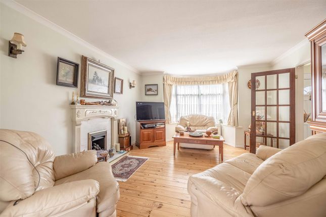 79, Horton Road, Datchet photo 2