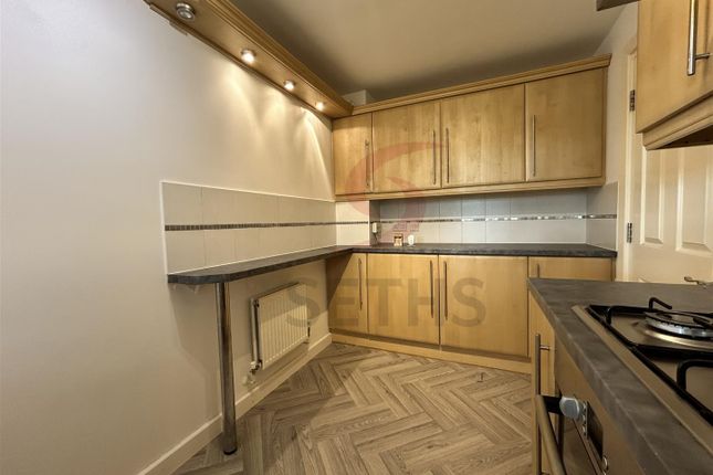 4, Underwood Court, Leicester photo 3