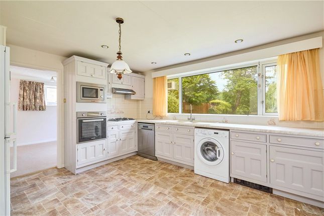 14, Ash Hill Drive, West Yorkshire photo 2
