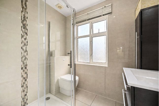 29, Manor Way, Harrow photo 4