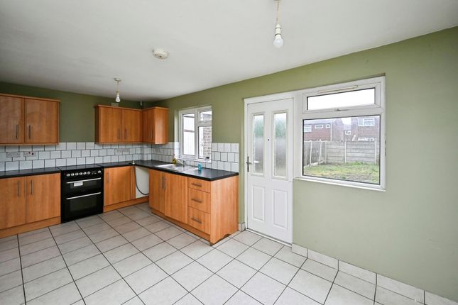 49, Poplar Avenue, Nottingham photo 4
