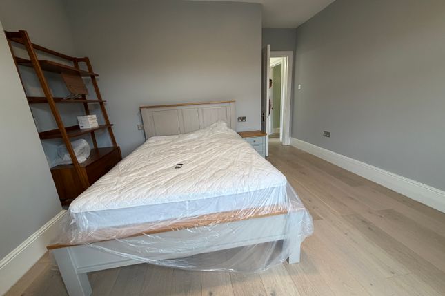 Shared Flat in Courtfield Gardens, West Ealing, West Ealing photo 2