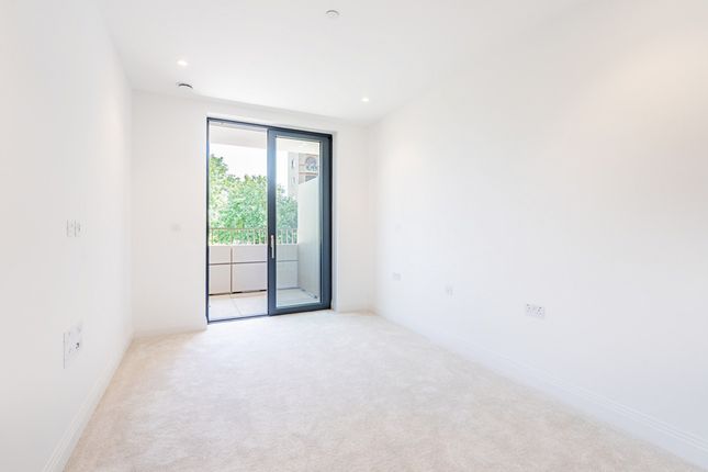 Flat 9, 1, William Morris Way, London photo 5