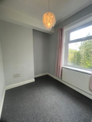 Terraced house to rent in Rochdale Road, Royton, Oldham