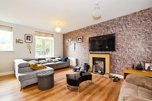 21, Hartwell House, Gibbs Couch, Watford photo 2