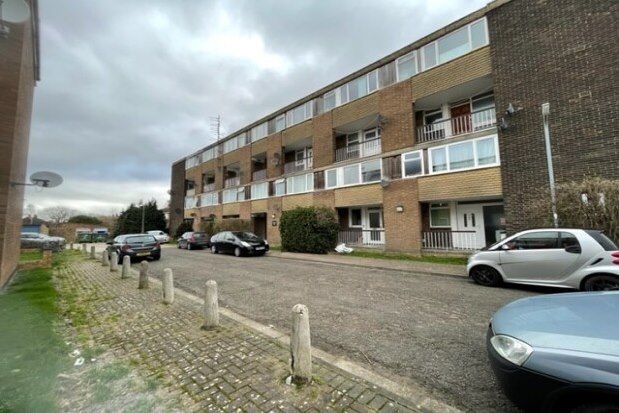 Flat to rent in Winchester House, Aylesbury