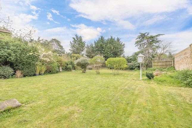 Property for sale in English Gardens, Wraysbury