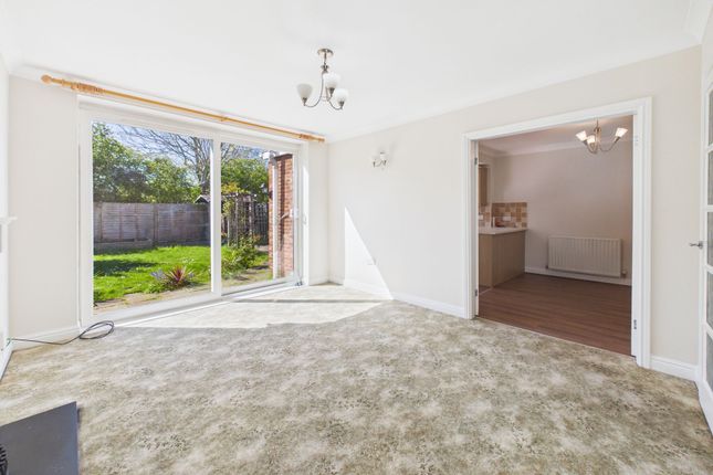 55 Sherwood Drive, Hull photo 4