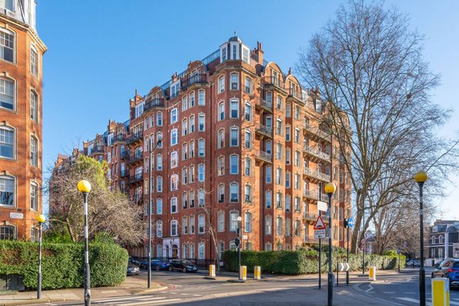 Flat for sale in Holland Park, Holland Park, London