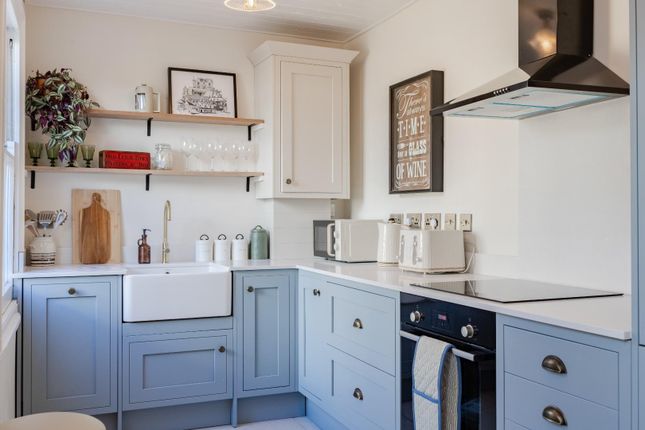 49, Leigh Hill, Leigh-On-Sea photo 4