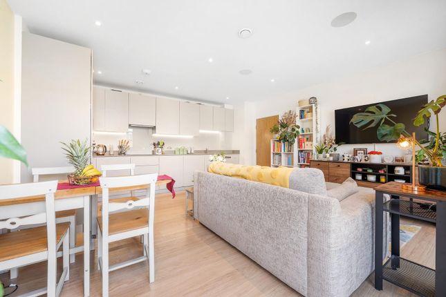 Flat 17, 8, Stockwell Park Walk, London photo 4