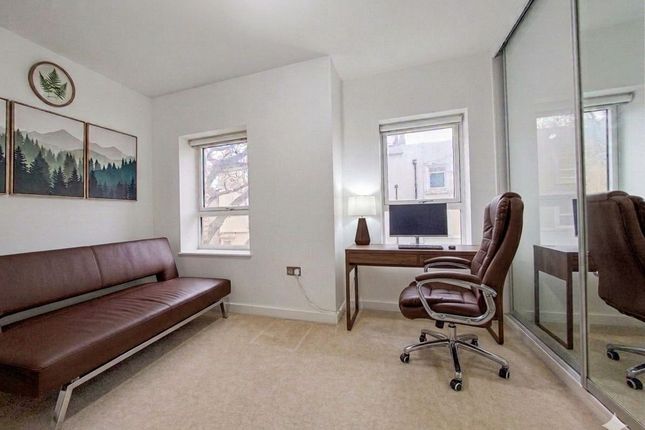 123 Brookhill Road, London photo 3