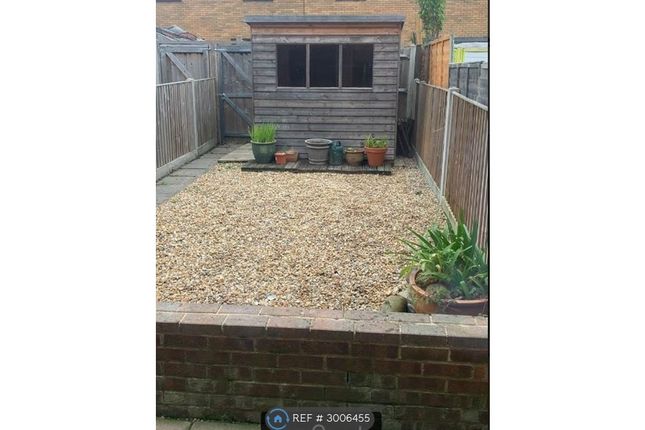 Haileybury Gardens, Hedge End, Southampton photo 4