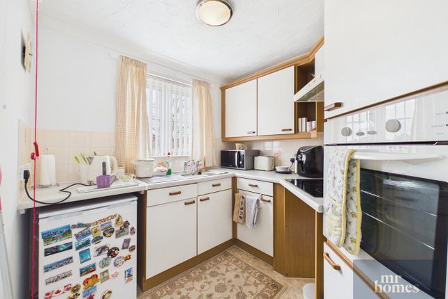 61, Mclay Court St Fagans Road, Cardiff photo 4