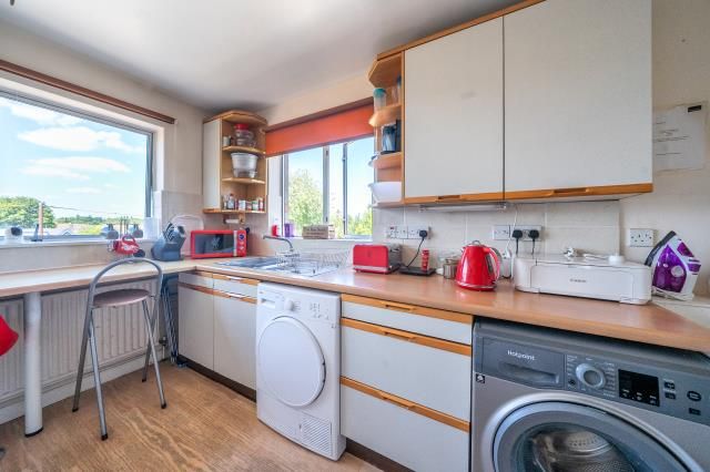 Flat 3 Gosford Hill Court,, Bicester Road, Kidlington photo 4