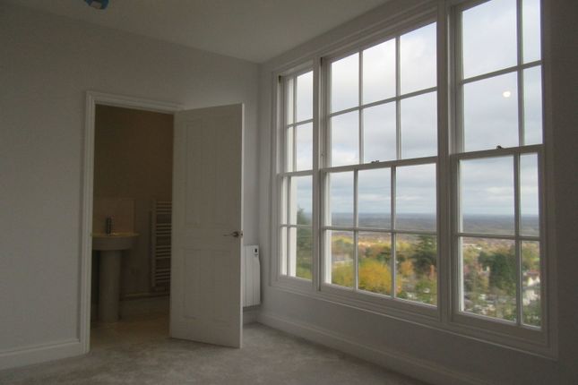 Flat 2 Foley House, 28 Worcester Road, Malvern photo 4