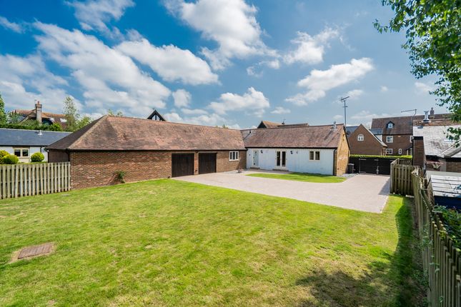 3, Poplars End Park Road, Dunstable photo 4