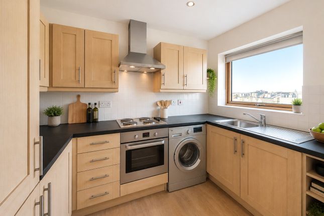 Flat 66, Ainsworth Court, 14, Plough Close, London photo 3