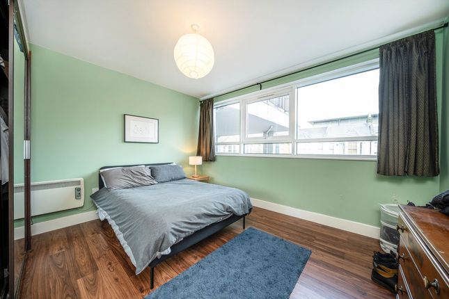 Flat 2, 284, Richmond Road, London photo 4