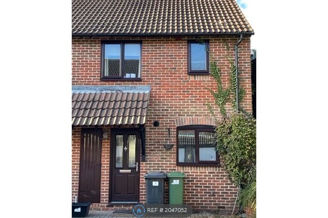 End terrace house to rent in Redhouse Mews, Liphook GU30