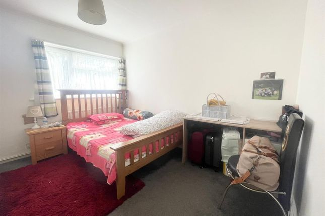 Flat to rent in St. Christophers Close, Osterley, Isleworth