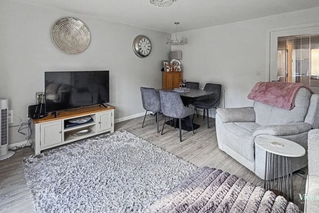 8, Pear Lane, Plympton photo 4