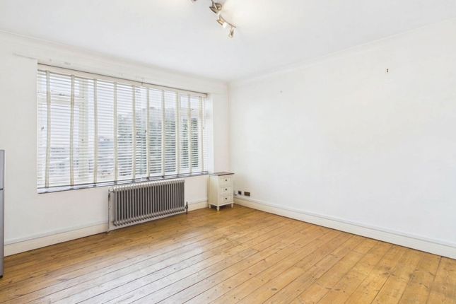 36 Lancaster Court Kingsway, Hove photo 4