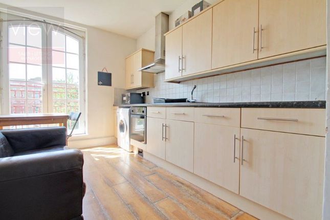 Flat 29,Tabard House, Manciple Street, London photo 2