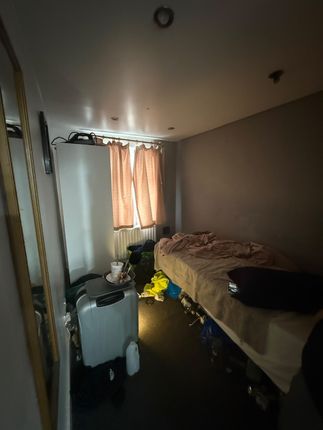 Chaucer Avenue, Hounslow photo 5
