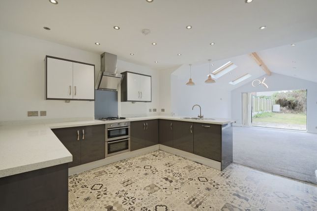 54, Hallowes Rise, Dronfield photo 2