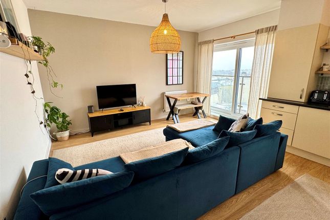 32, Astor Court, Narrowcliff, Newquay photo 2