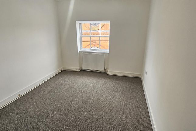 Flat to rent in Middle Gate, Newark