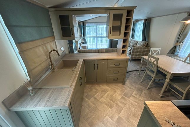Atlas Debonair, Marsh Road, Lowestoft photo 2