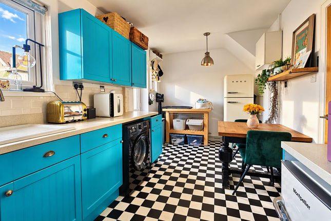 27, Richmond Road, Lee-On-The-Solent photo 4