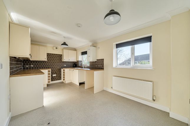 8, Brynmor Close, Powys photo 3
