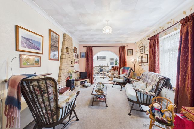 1 Kimberley Foster Close, Torpoint photo 4