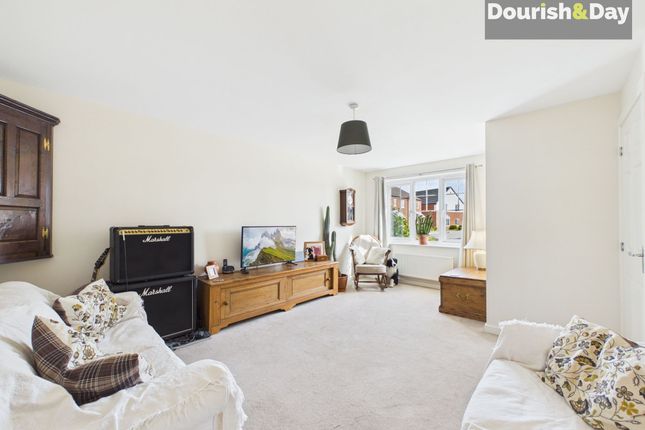 9 Osborne Park, Stafford photo 2