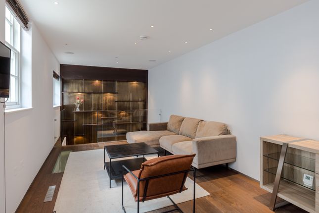 Mews house for sale in Upbrook Mews, London